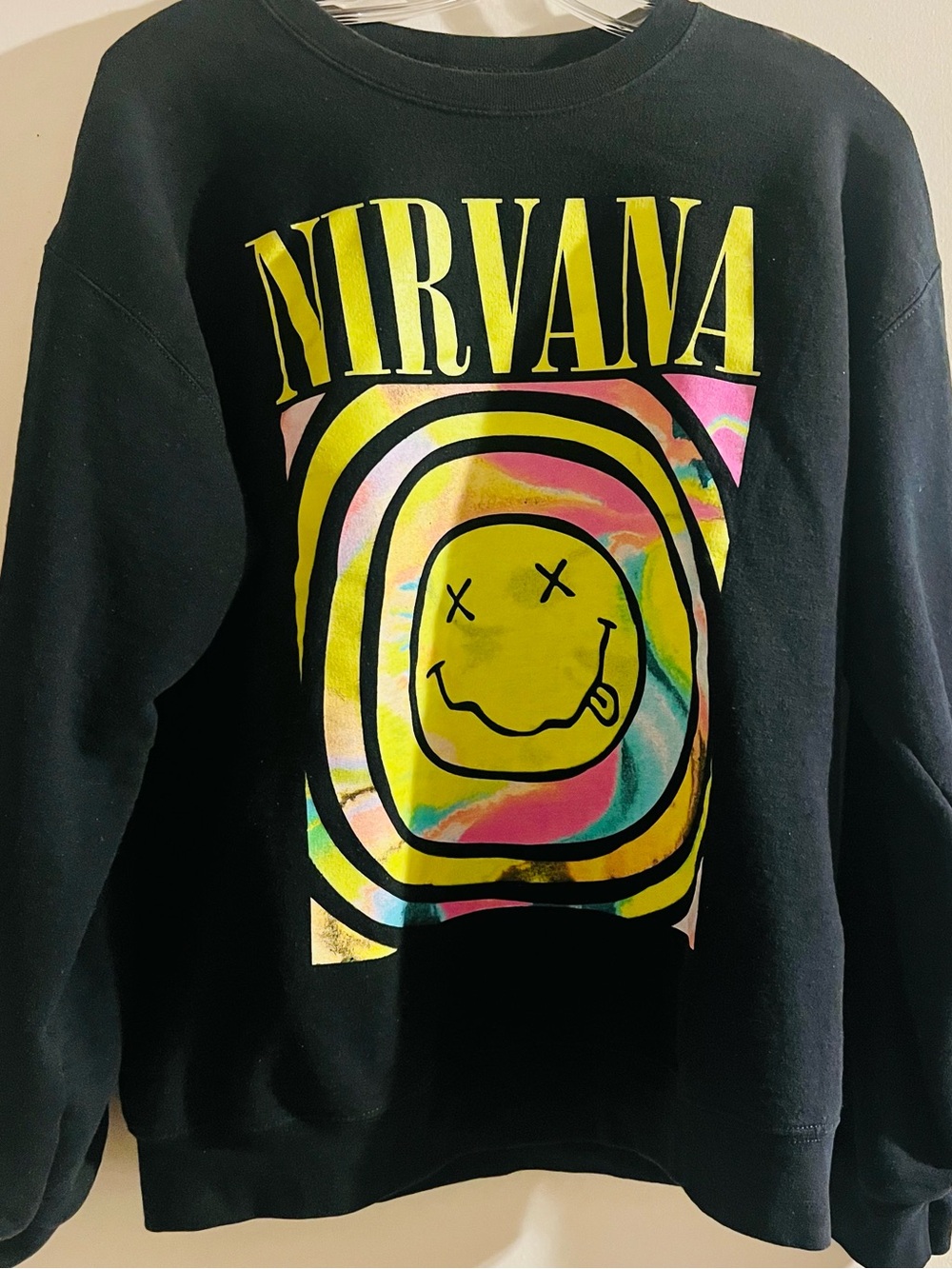 NIRVANA Black Crewneck Sweatshirt with Yellow & Multicolor Smiley Graphic  M